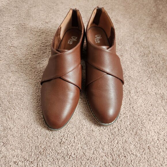 Size 11 Olive Street Charlie Congac Criss Cross Sip on Zip up 1" Flat - Picture 3 of 6